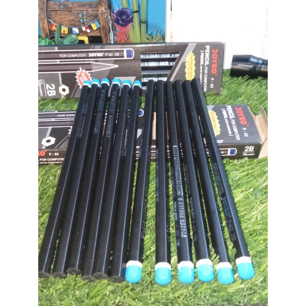 

pensil joyko motif gambar hitam isi 12 pcs