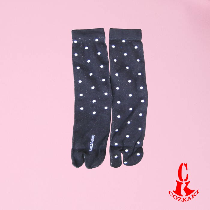 KAOS KAKI JEMPOL/ KAOS KAKI 2 JARI/ KAOS KAKI MUSLIMAH WARNA HITAM POLKADOT