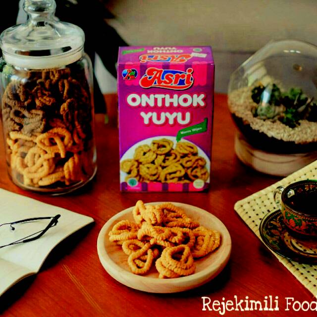 

Onthok Yuyu / Busa Kepiting "ASRI" 200 gram Rasa Manis Wijen Camilan Khas Malang