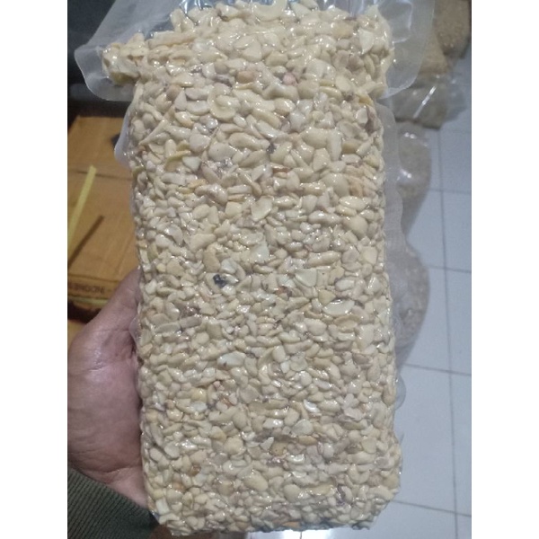 

kacang Mede/mete BB ( MENIR )