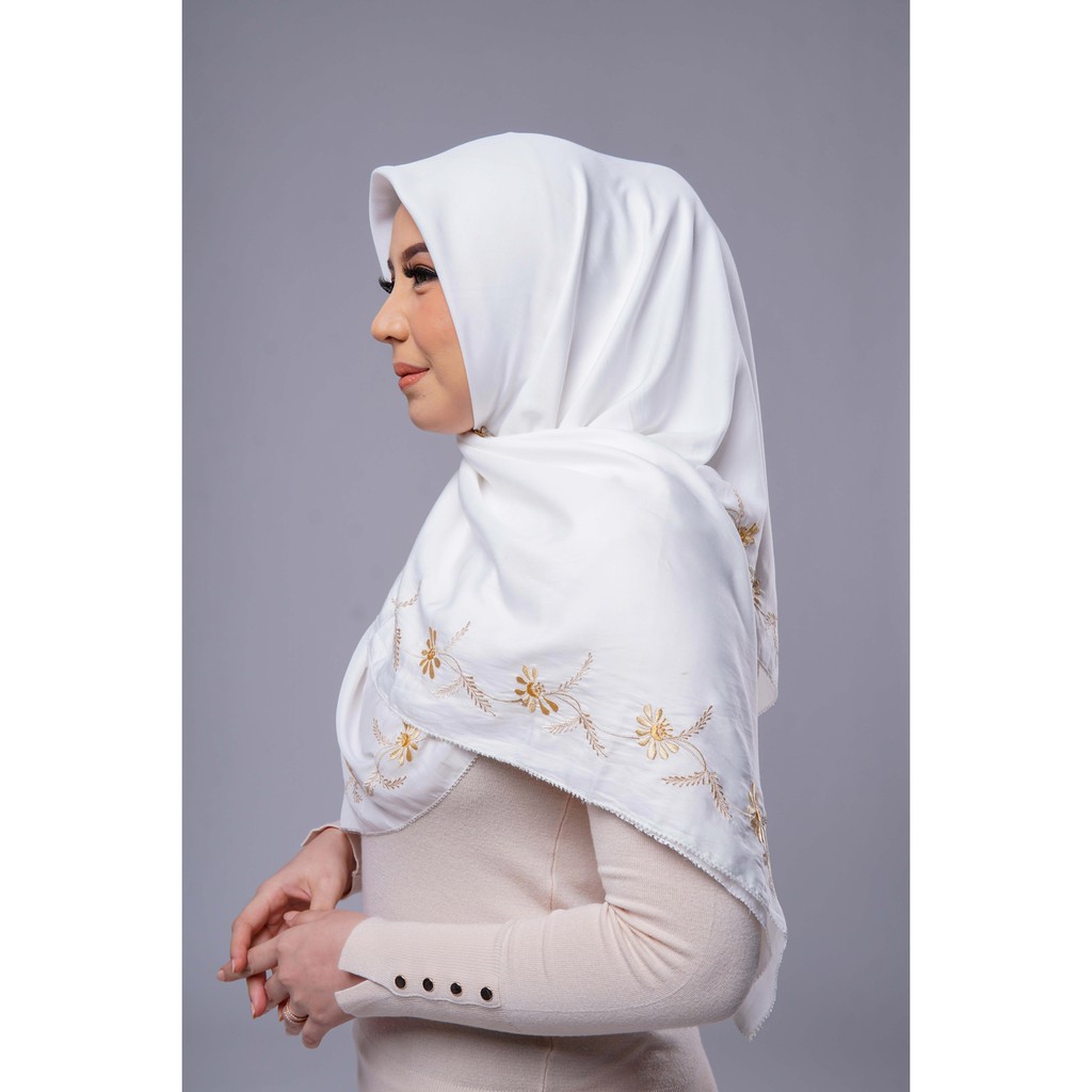 NIRNAYA SCARF WHITE - JEDA X RUMAH AYU