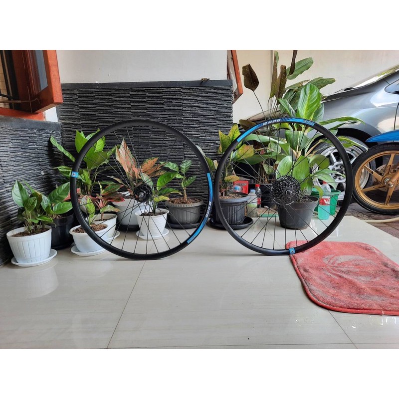 Wheelset 26 araya, hub raze jangkrik, sproket shimano HG200