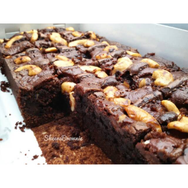 

Plain/Oreo/KitKat + Ovomaltine Cashew Brownies