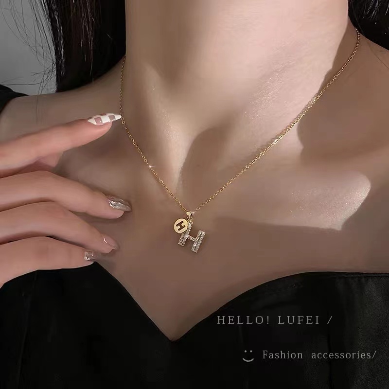 Kalung Fashion Gaya Eropa Amerika Kalung Huruf H Inggris Kalung All-Match Sederhana Kalung Huruf Ganda