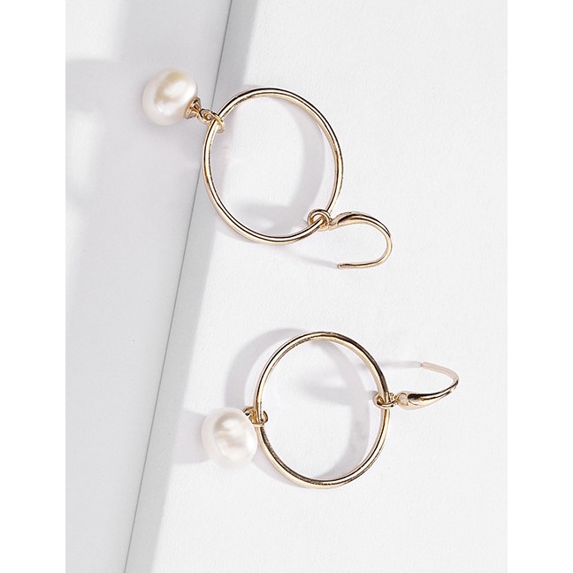 LRC Anting Gantung Fashion Gold Shell Pearl Copper Ear Ring F52620