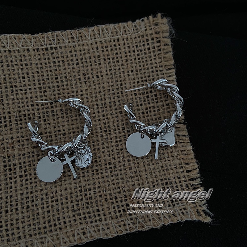 Anting Bentuk C Bahan metal Gaya simple