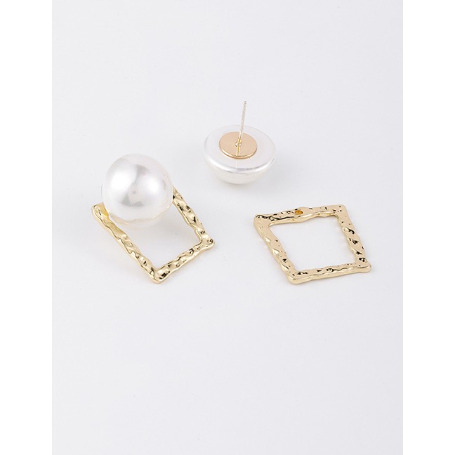 LRC Anting Tusuk Fashion Golden Pearl Metal Square Stud Earrings D89964