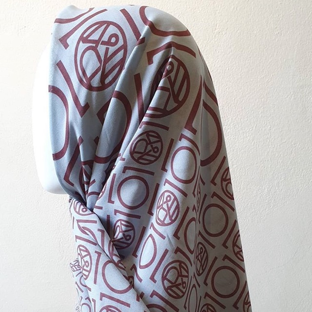 Monogram Scarf Grey Ria Miranda Dekade