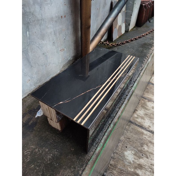 GRANITE TANGGA 30X60 20X60 GOLDEN BLACK / NOSING GOLD