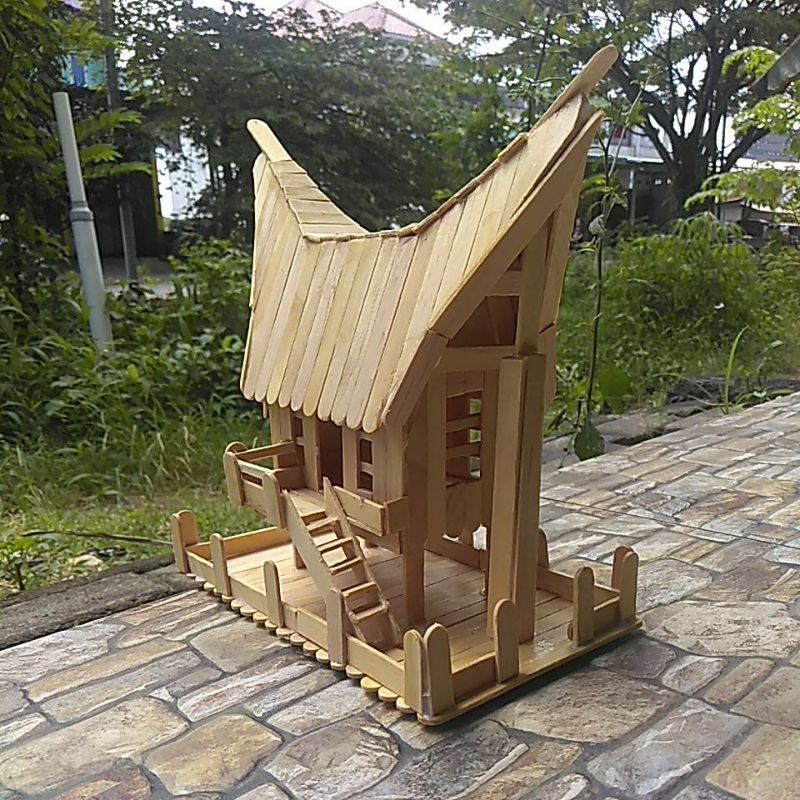 Jual miniatur rumah tongkonan adat sulawesi dari stik es krim Indonesia