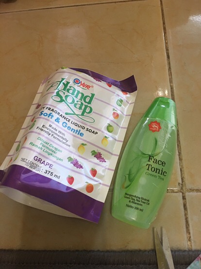 Yuri Hand Soap Sabun Cuci Tangan Refill 375 Ml