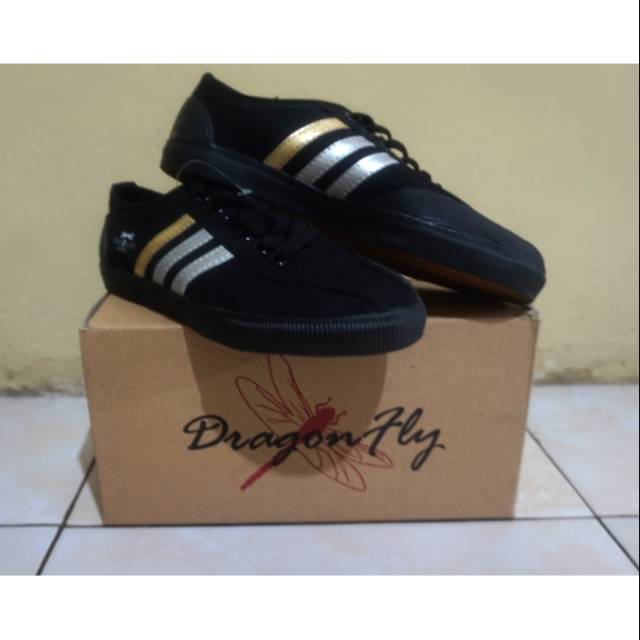 Sepatu Dragonfly