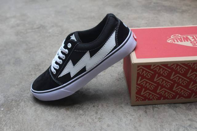 Siap Kirim Sepatu Vans Oldskool Bw N All White Sket Sekolah Olahraga Santai Sport Murah.,..