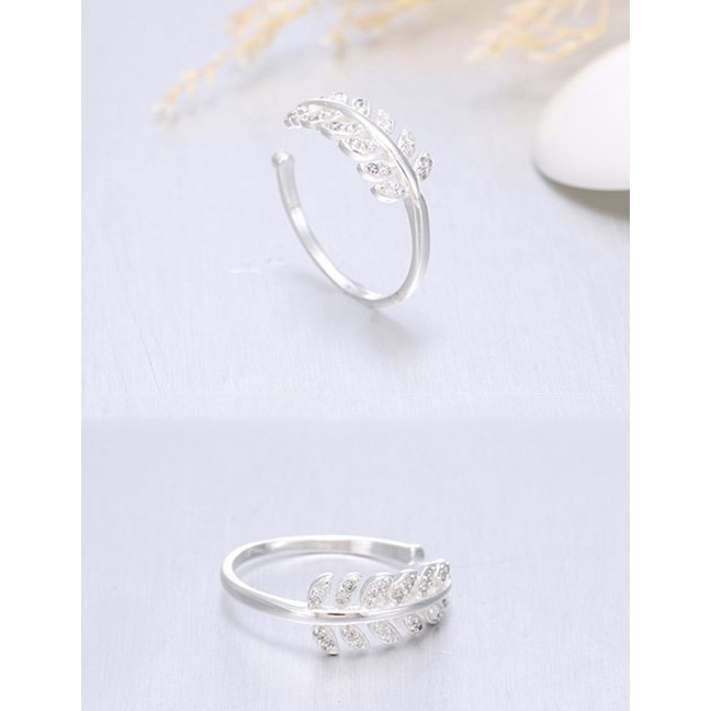 LRC Cincin Fashion Silver Zircon Leaf Open Ring A59449