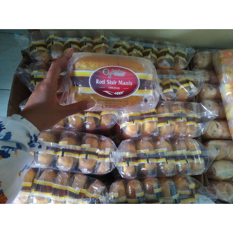 

Roti sisir manis by jordan bakery 1bal isi 5 pcs exp 05/10/22