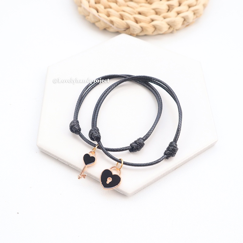 Tambah Magnet / Gelang Couple Kunci Gembok Hati Tali Kulit Waterproof Anti Air Simple Korean Style