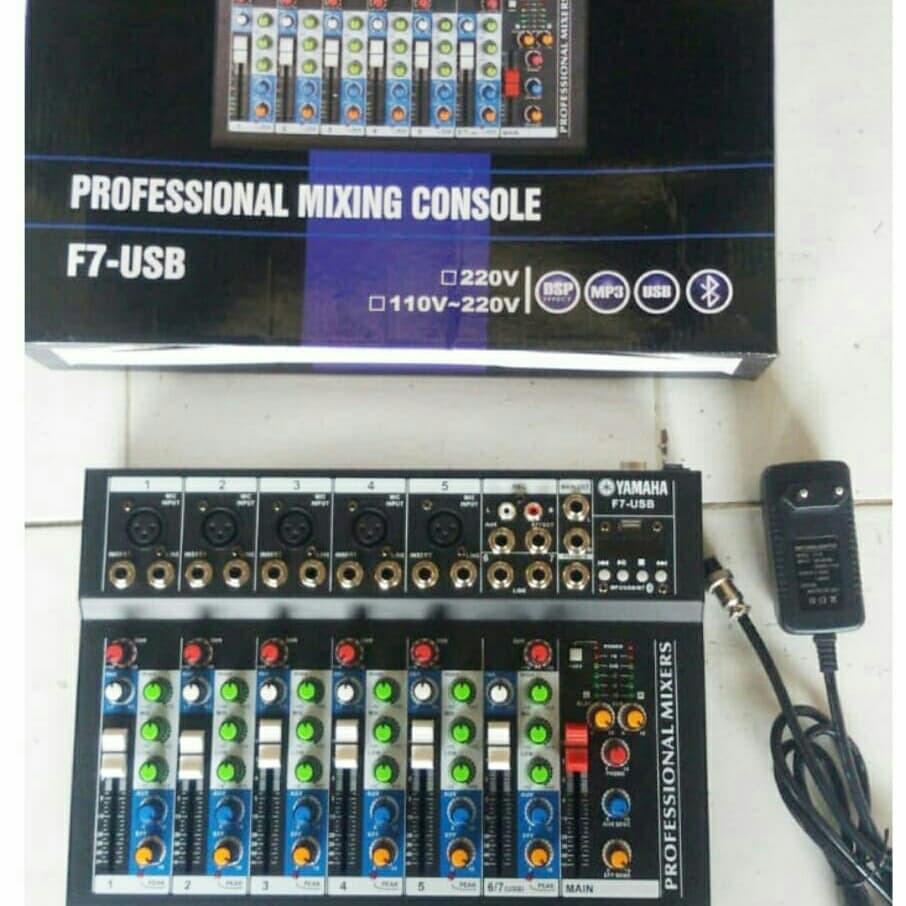 Mixer Yamaha F7 F 7