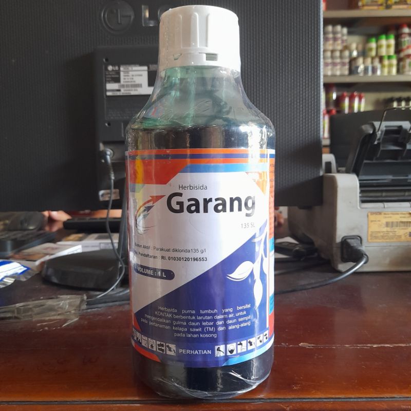 Herbisida kontak GARANG 135SL 1LITER Bahan aktif : paraquat diklorida 135g/l