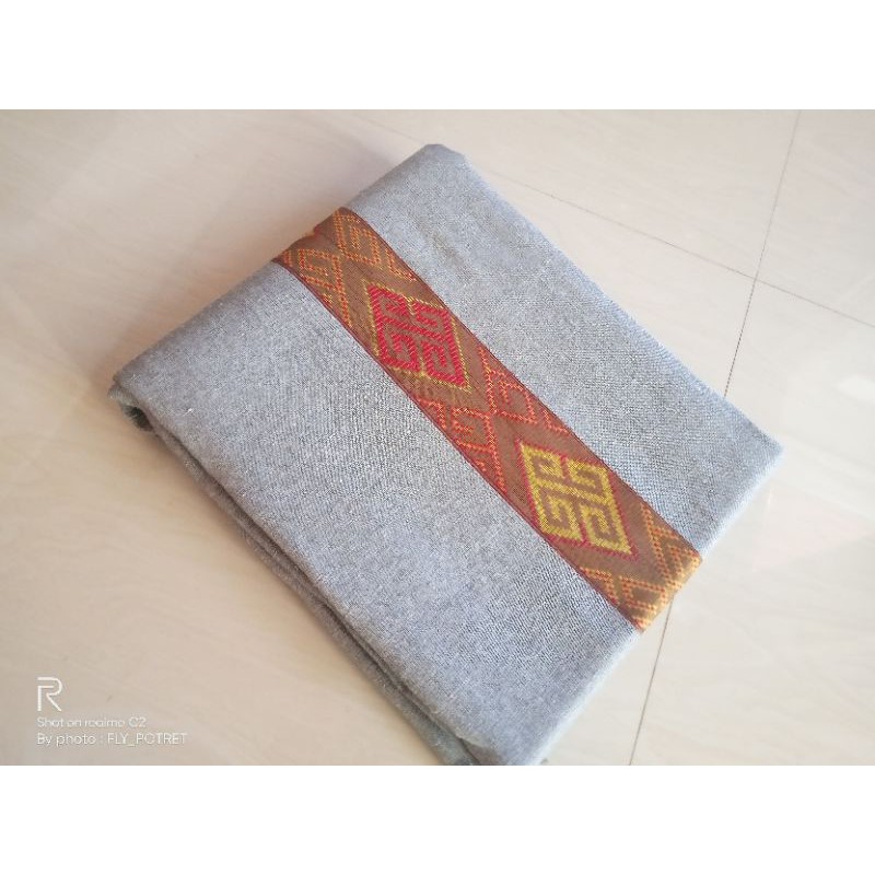 KAIN TENUN PARUKI TORAJA TENUN JEPARA WARNA ABU