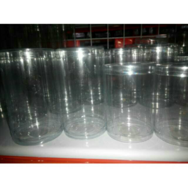 toples mika tabung