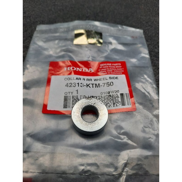 COLLAR R RR WHEEL SIDE 42313KTM750