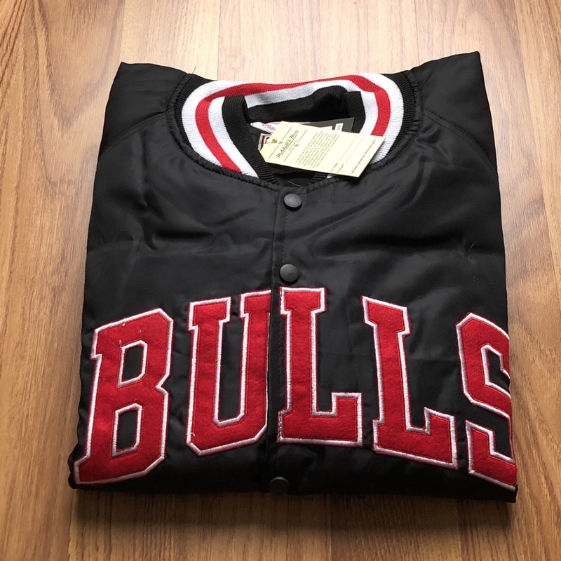 VARSITY JACKET BULLS - TEXT HITAM FULLTAG PREMIUM