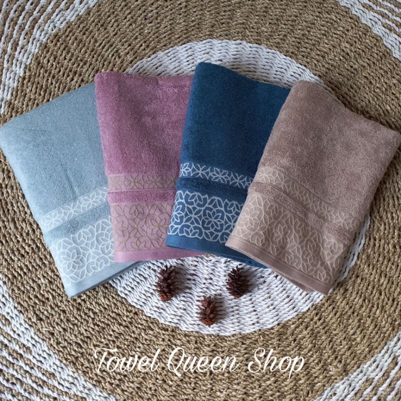 Handuk Mandi Single Fresia (Free Box + Bordir) -Towel Queen Shop