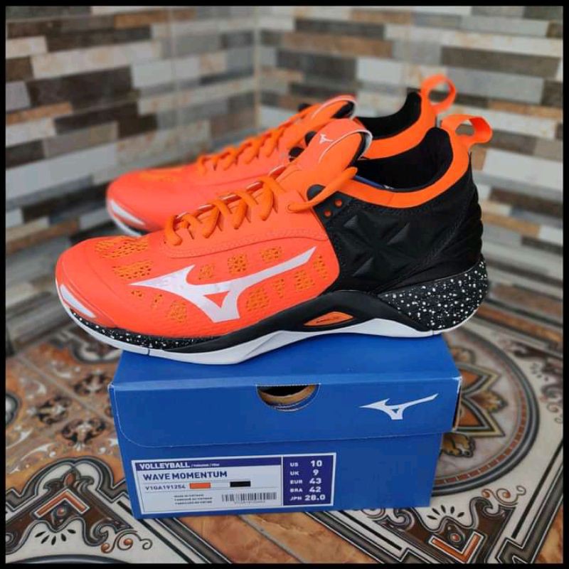 mizuno momentum oranye low