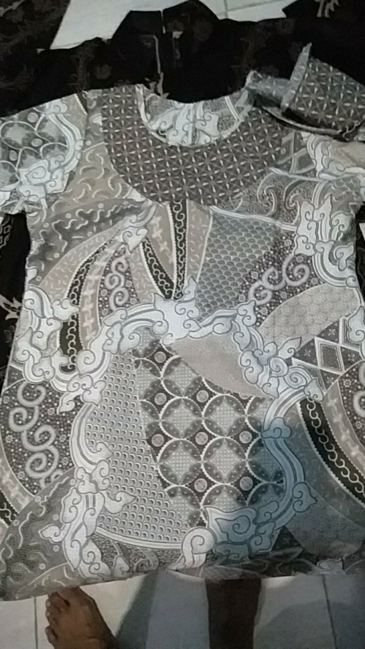 Tunik Batik Lengan Terompet