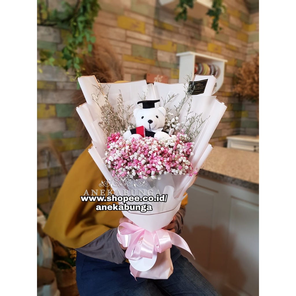 Rangkaian Buket Wisuda Bunga Asli Boneka Toga Beruang Teddy Bear Doll Fresh Graduation Hand Bouquet 