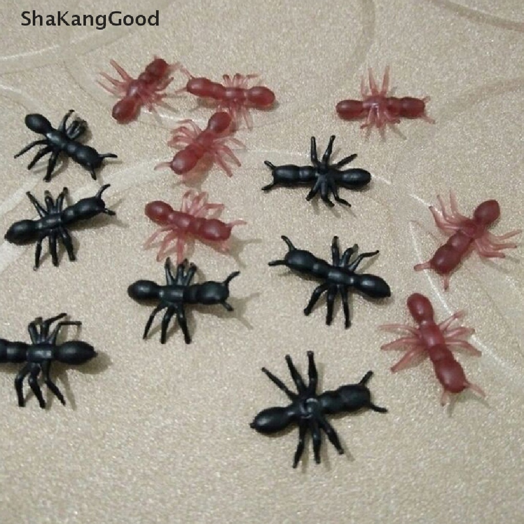 50 / 100 / 200 Pcs Mainan Semut Bahan Plastik Untuk Dekorasi Halloween