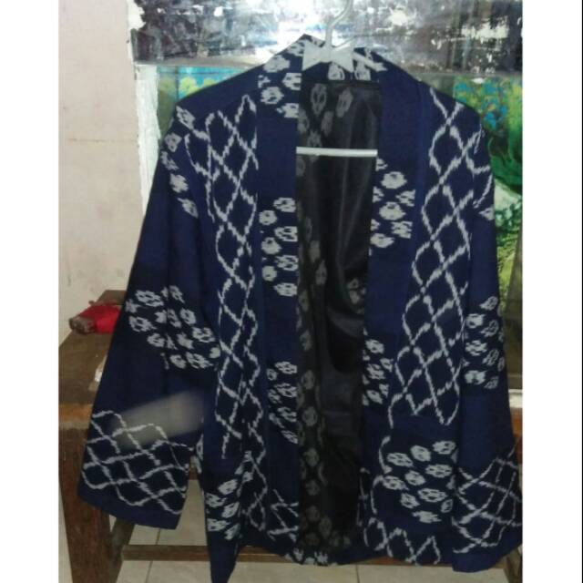 Kemeja Cardigan batik . Cardigan kain tenun troso motif sumba . Outer batik