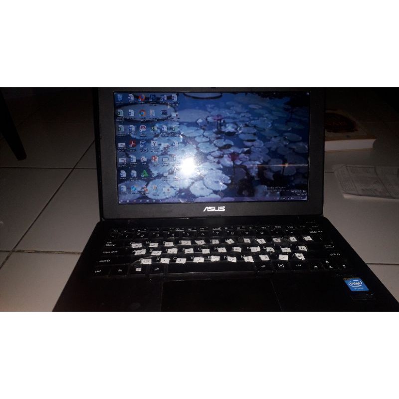 Netbook Asus X200M (Second)