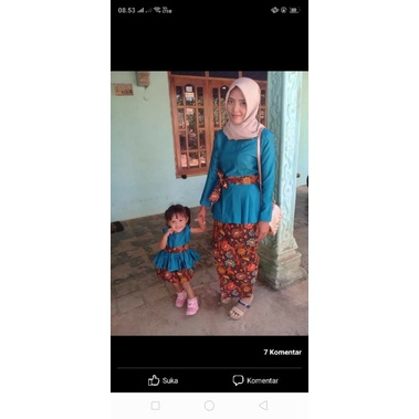 set kebaya model peplum couple anak ,masih bgus bgt.jarang pakai,preloved pribadi