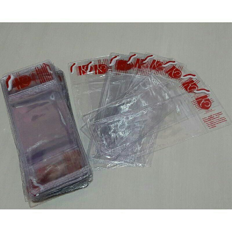 

Plastik Uang 75