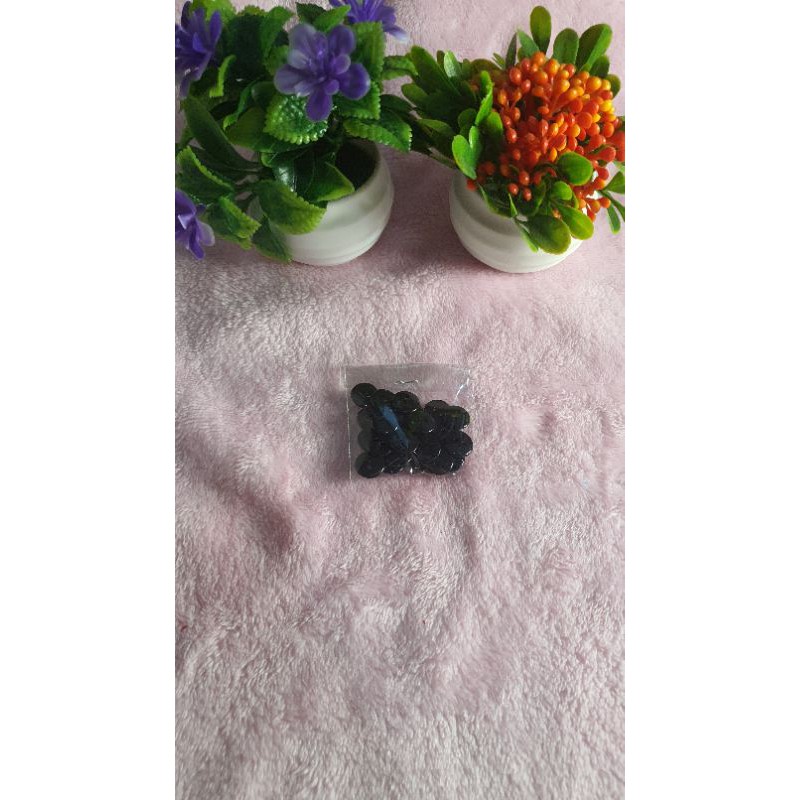 kancing kemeja standar hitam