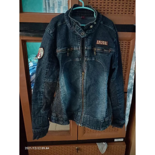 Preloved jaket Ako