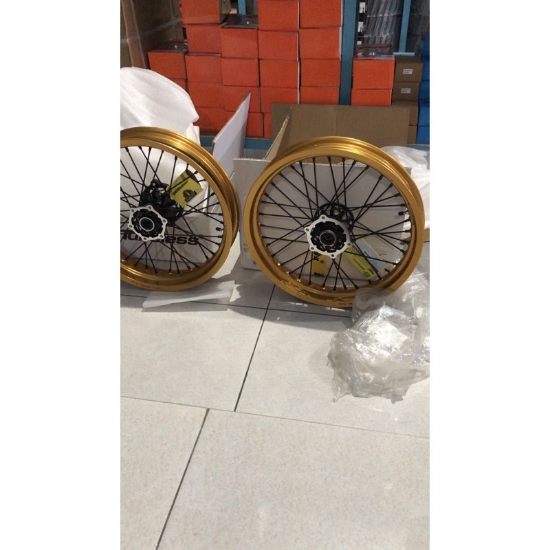 velg takasago excel asia bartubeless set klx/dtracker ukuran 250 DAN 300 gold SUPERMOTO