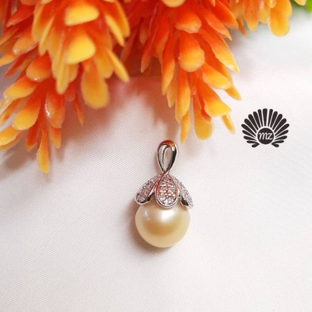 Liontin Kalung Mutiara Air Laut/ Liontin Manggis/ Liontin Kendari/ Mutiara Air Laut Asli