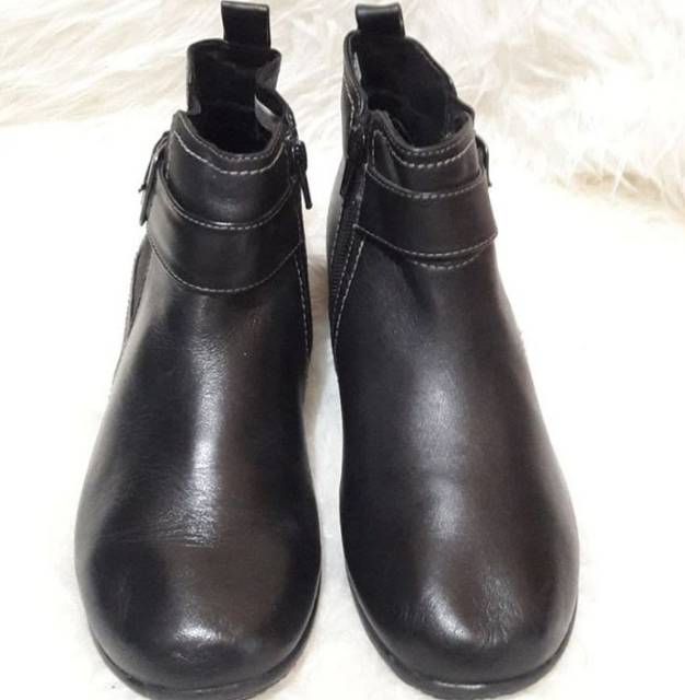 Sepatu VIONIC Auth Preloved