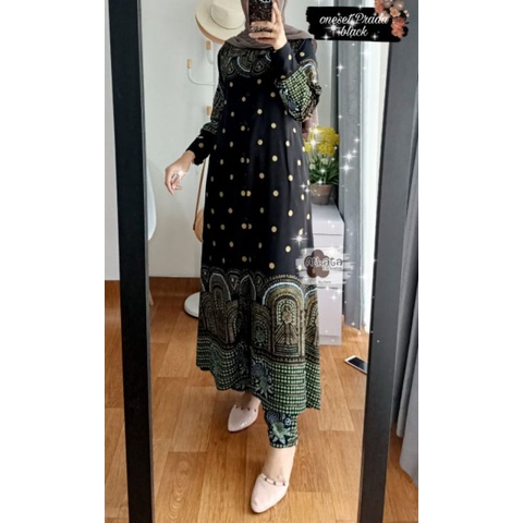 Oneset prada by ⛔ATHATA⛔ 100% ori