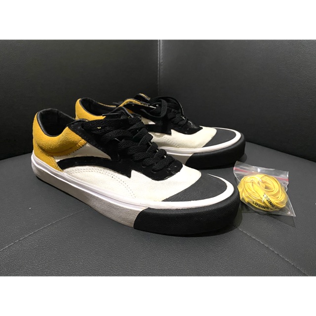 Sepatu Losing grip Retro Black Yellow