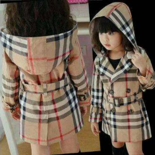 Burberry Hoodie Jacket (hoodie bisa dilepas)