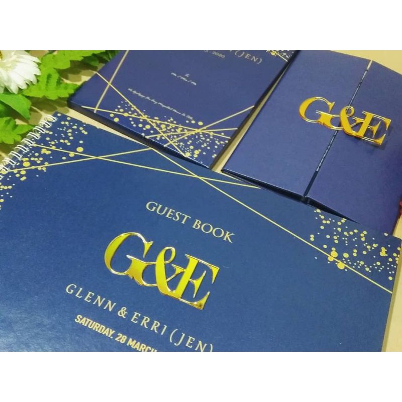 

guest book custom + Acrylic Gold