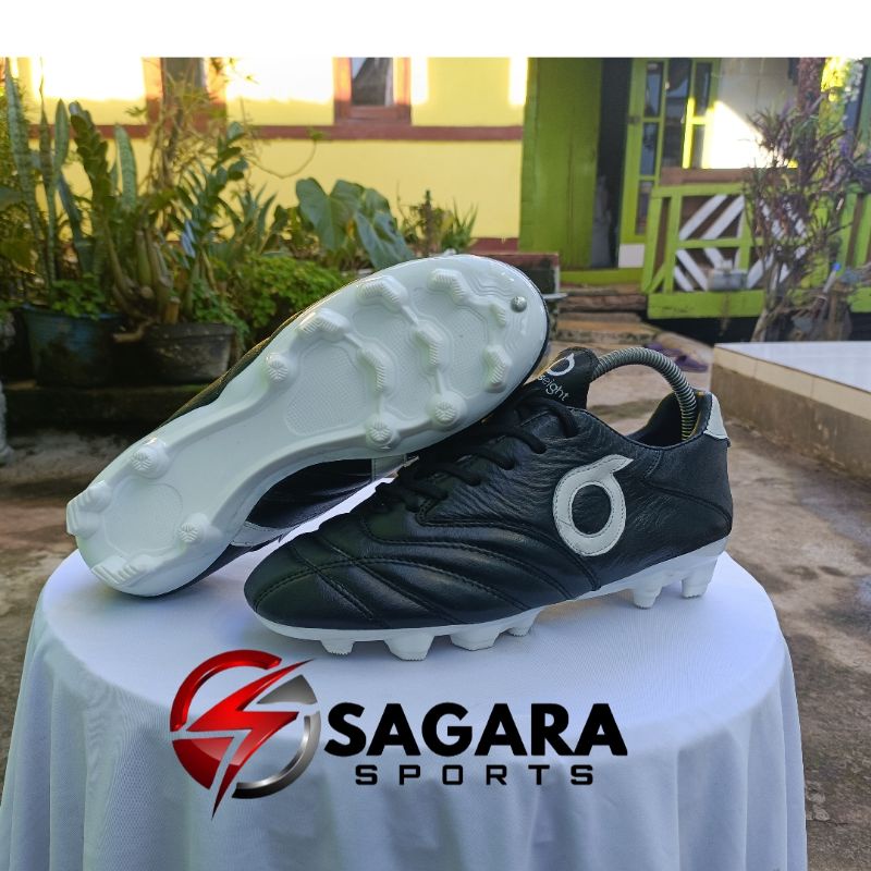 sepatu bola ortuseight Sepatu bola kulit ortuseight Sepatu bola kulit asli Sepatu bola kulit origina