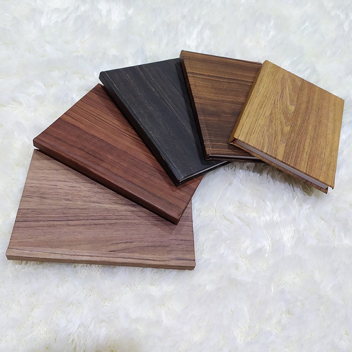 

Kusus Hari Ini Buku Tulis Hard Cover "Motif Kayu" Limited