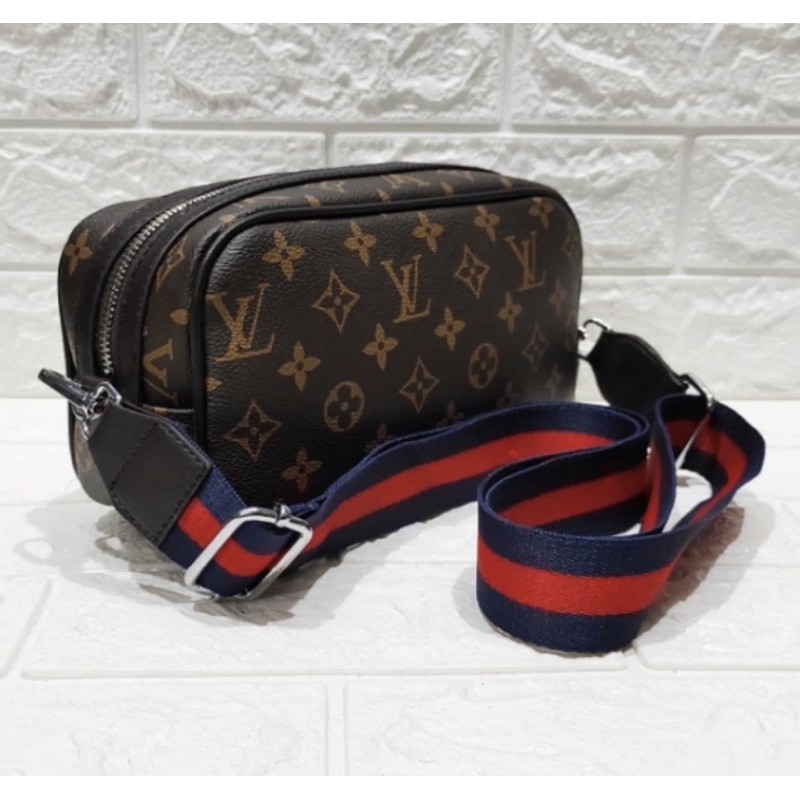 Pouch bag louis Vuitton hang bag lv import hangbag lv