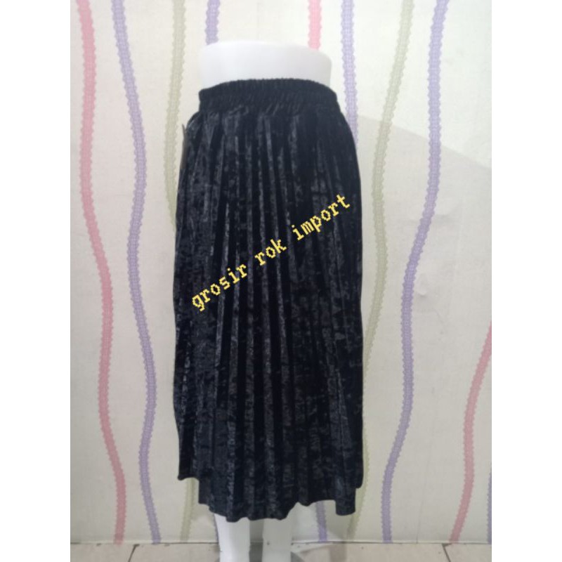 GROSIR ROK IMPORT / ROK 7/8 PLISKET BLUDRU VELVET PREMIUM  GLOSSY-7/8 HITAM GLOWING