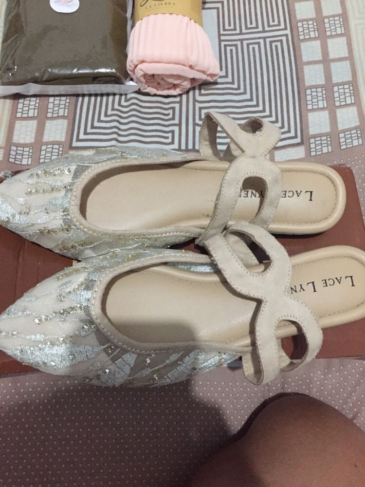 Lace Lynelle Jesselie Gold