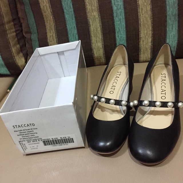 Sepatu Staccato second